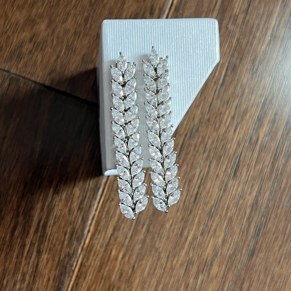 Elegant Silver Leaf Drop Hair Clips